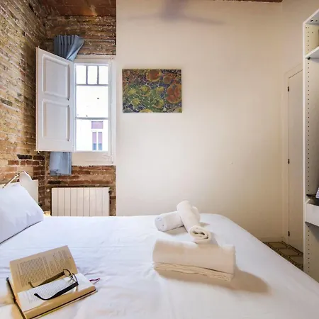 Happy People Sagrada Familia St Pau Apartamento *