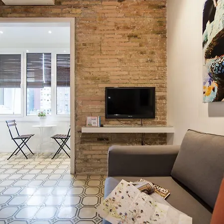 Apartment Happy People Gaudi Sant Pau Barcelona